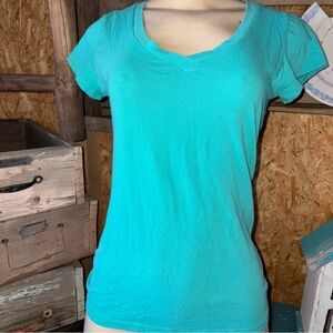 Tresics Aqua V-Neck Short Sleeve Tee